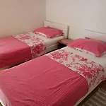Sab Apartment *